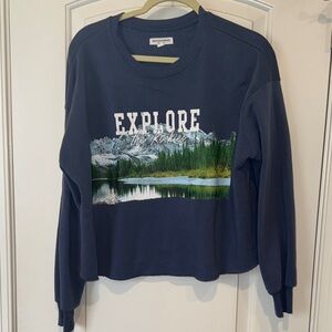 Universal Thread Crop Navy Explore Graphic Sweatshirt